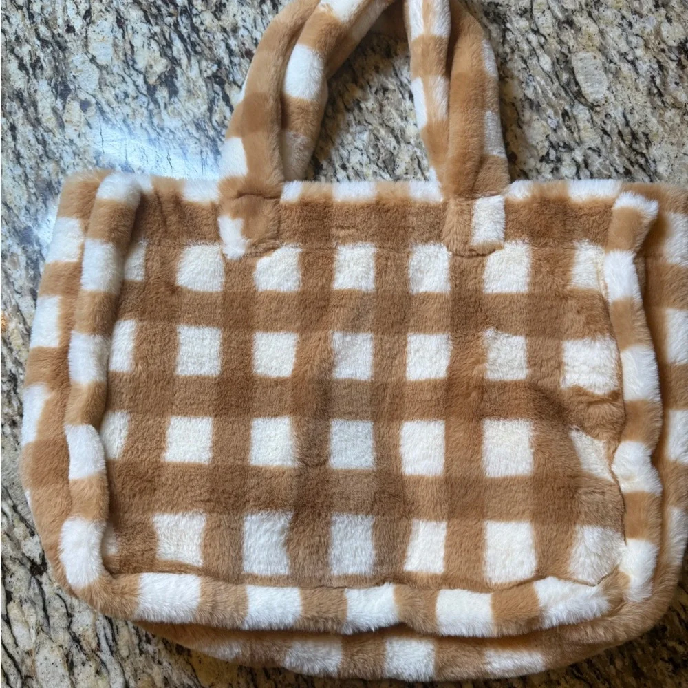 Chic Brown and Cream Checkered Tote Bag - Picture 2 of 3